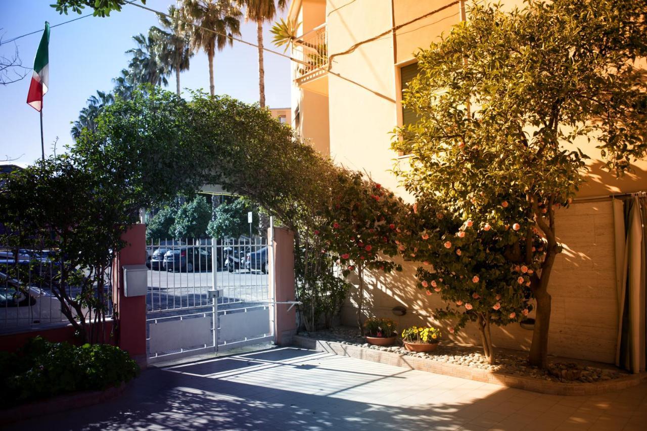 Hotel Della Piazzetta Varazze Dış mekan fotoğraf