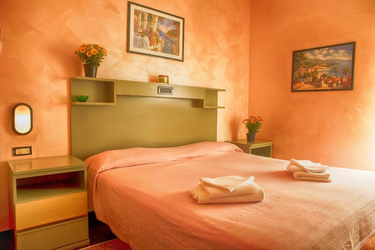 Hotel Della Piazzetta Varazze Dış mekan fotoğraf